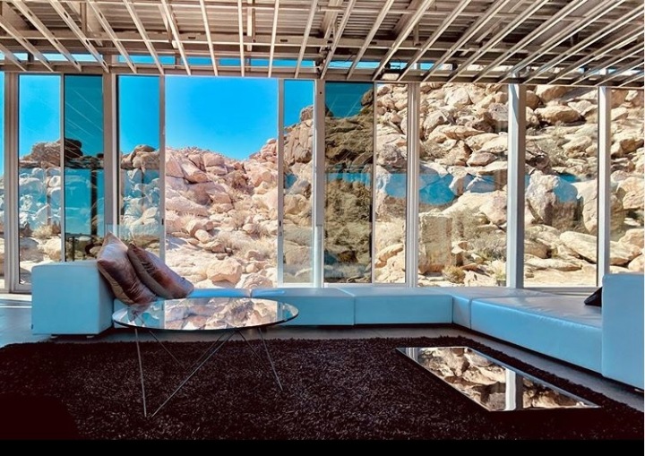 Neviditelný dům v Kalifornii, interiér