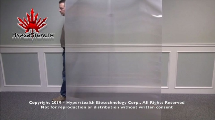 Generální ředitel Cramer zkouší svů objev. 