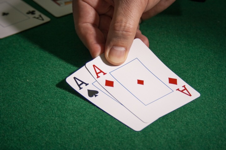 Poker se zařadil mezi velmi zajímavé zdroje příjmů.