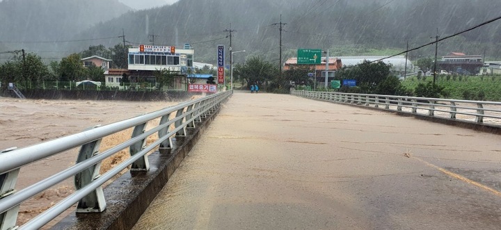 Tajfun Haishen udeřil v Jižní Koreji