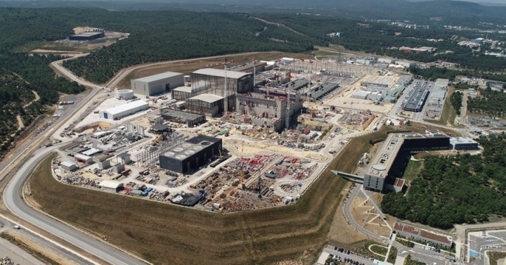 Chystaný mezinárodní reaktor