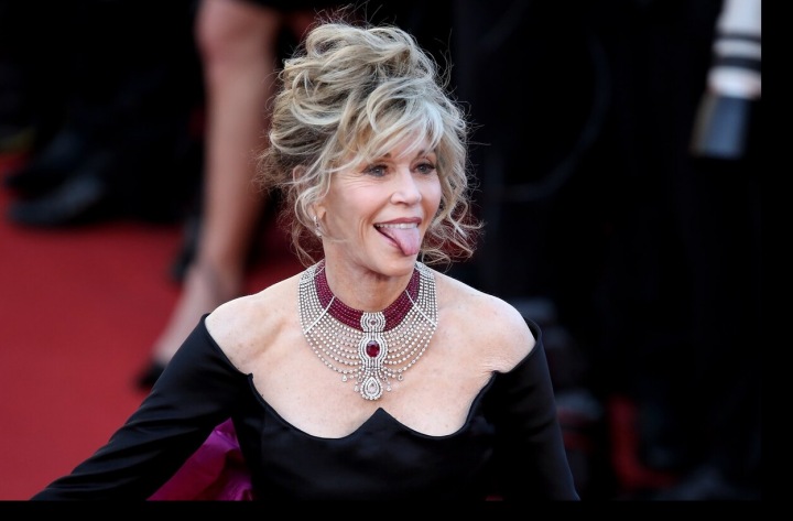Jane Fonda na červeném koberci
