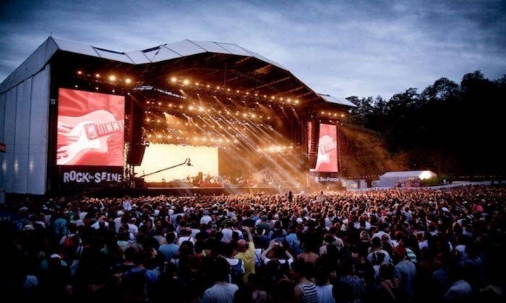 Atmosféra na koncertě festivalu Rock en Seine.