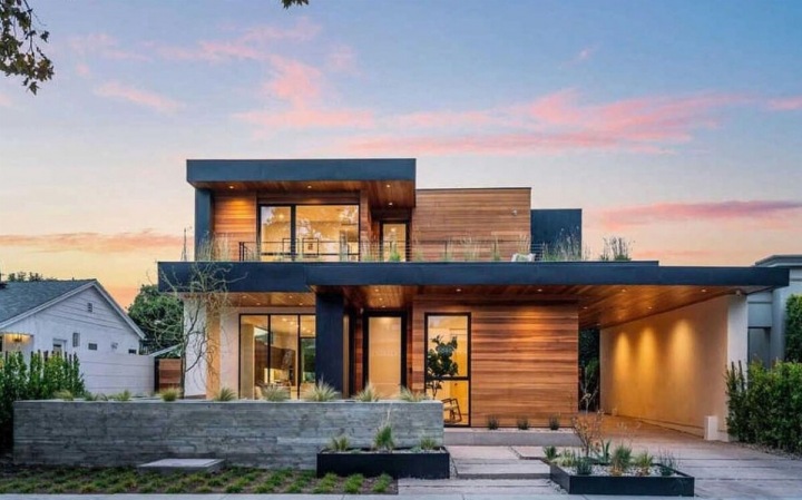 Luxusní exteriér domu Johna Legenda v Hollywoodu