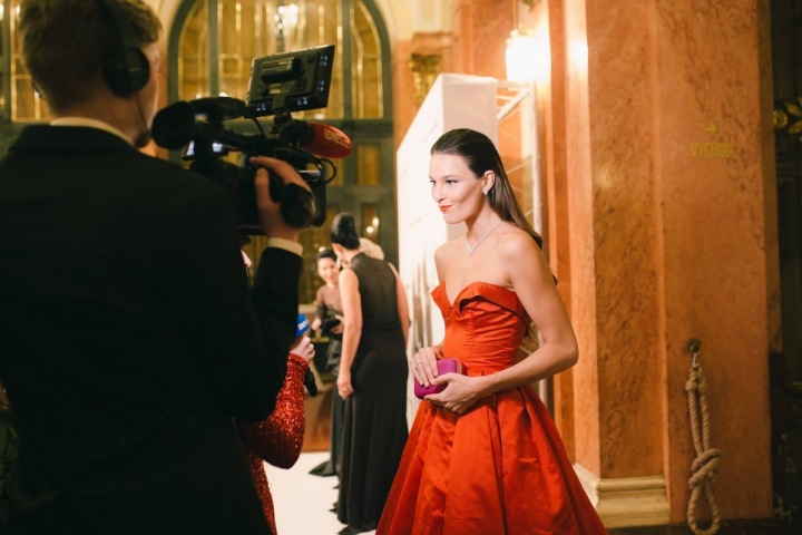 Nikol Švantnerová loni zazářila drahými diamanty.