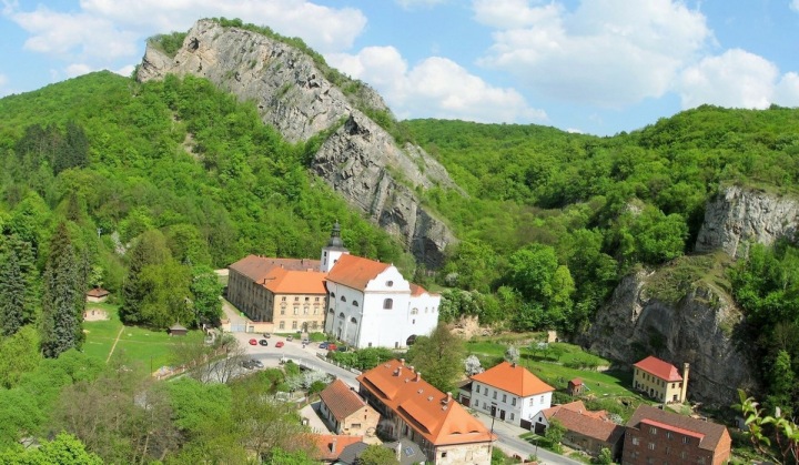 Svatý Jan pod Skalou