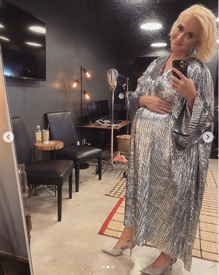 Těhotná Katy Perry. 