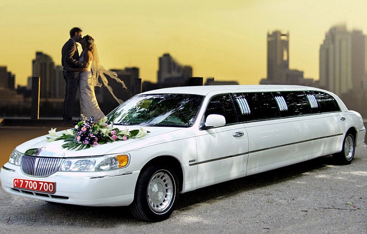 Chrysler limousine