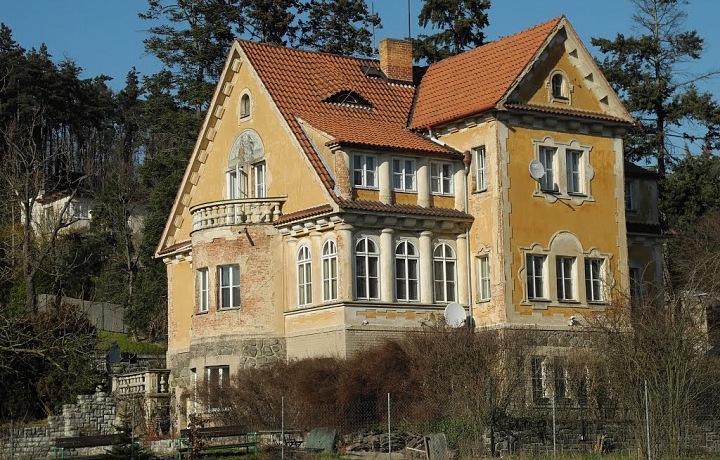 Villa by Pavel Janák