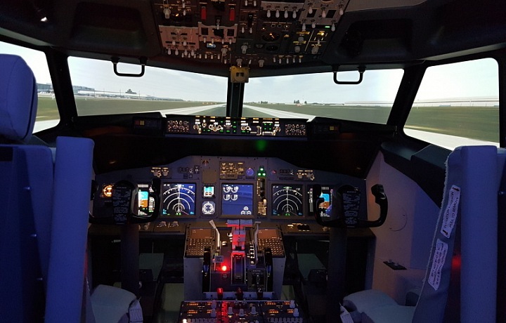 Cockpit of new Boeing 737 NG simulator