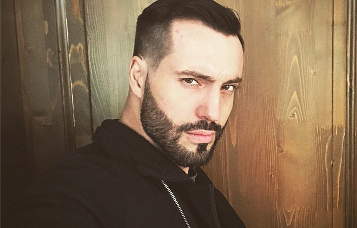 Václav Noid Bárta je muzikálový zpěvák. 