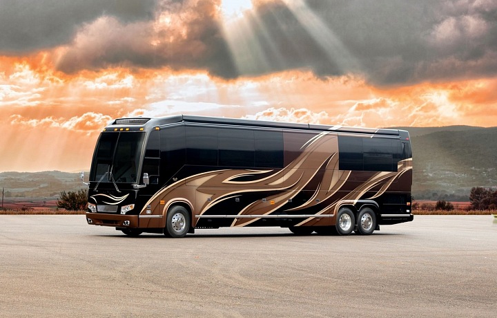 Featherlite Coaches Vantare