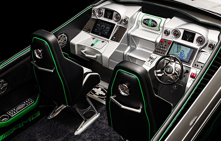50' Marauder GT R - cockpit
