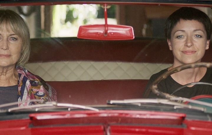 Eliška Balzerová a Tatiana Vilhelmová ve filmu Tátova volha