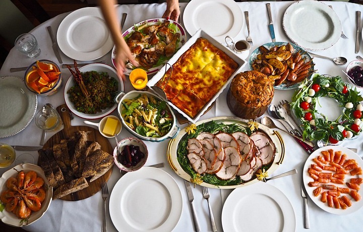 Christmas table in Italy