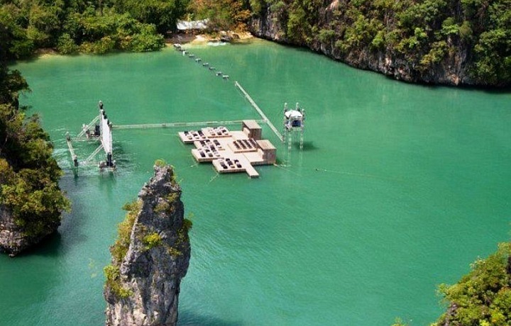 Luxury floating cinema