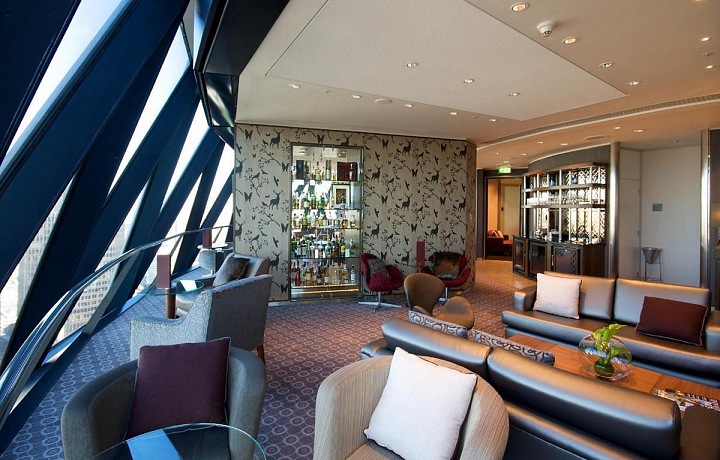 Luxury lounge for the members