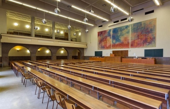 Collegium maximum v budově Právnické fakulty
