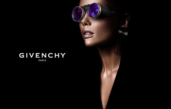 Givenchy glasses with VR