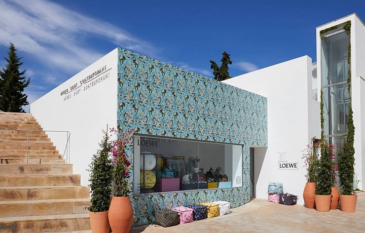 Holiday boutique LOEWE