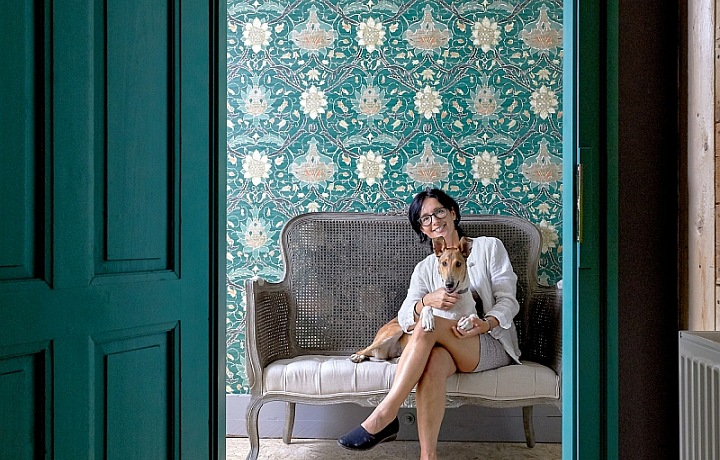 English Seazon, Leeda Abrtová