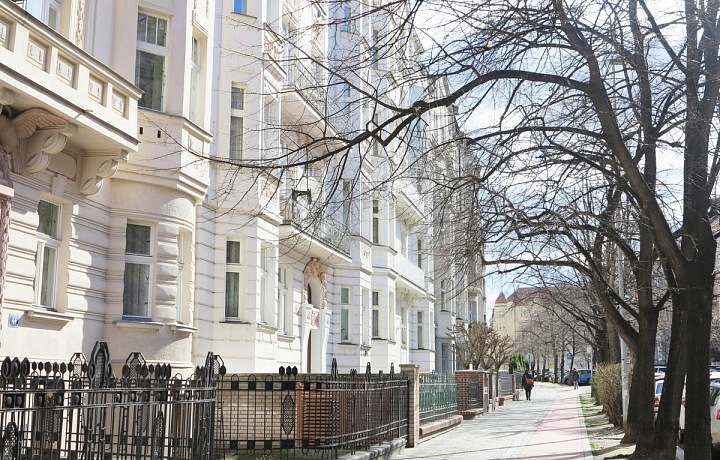 Ovenecká Street, Bubeneč, Prague