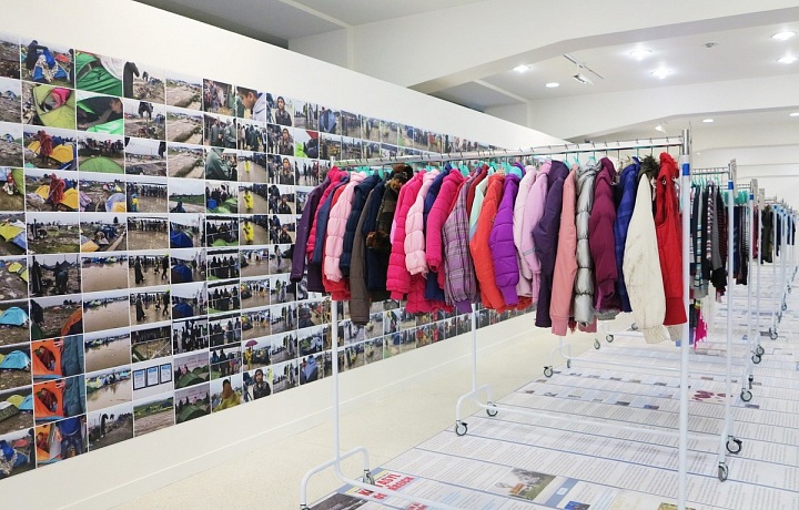 Laundromat, Aj Wej-wej