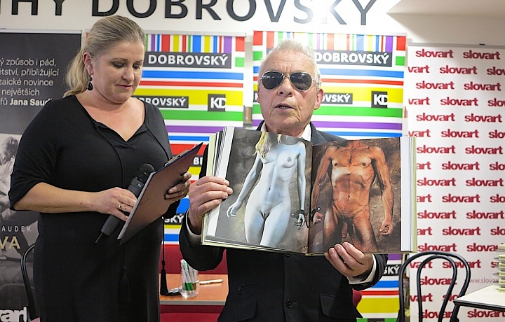 Jan Saudek na křtu své knihy