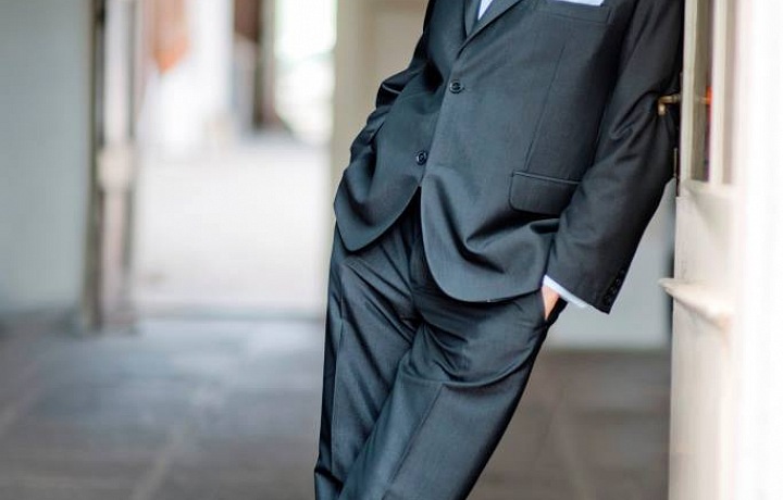 Jiří Menzel v obleku