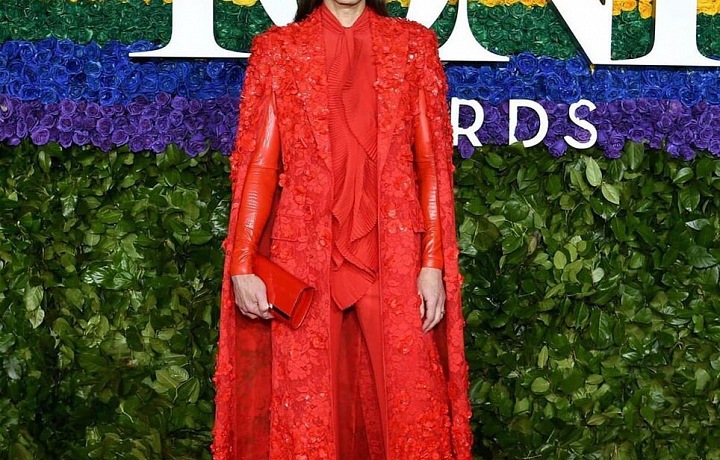 Jordan Roth - šaty Givenchy