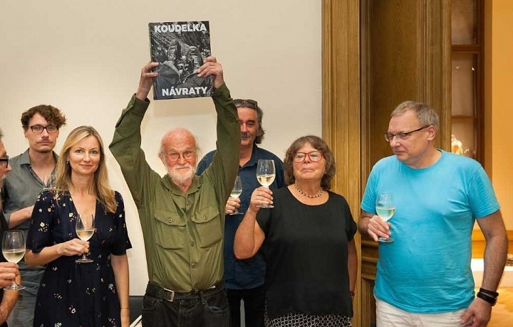 Josef Koudelka with his book