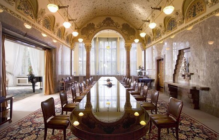 Kramářova Villa - dining room fro guests