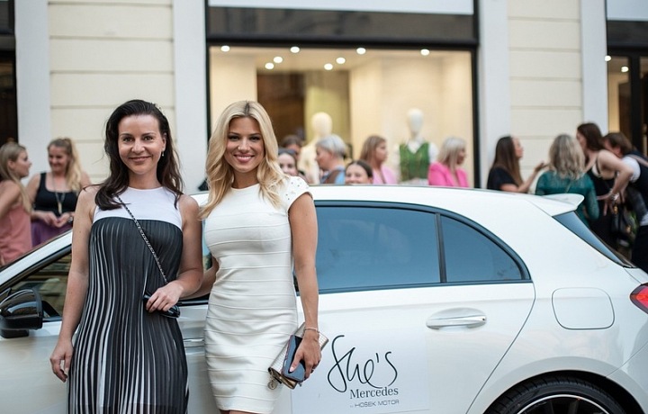 Eva Perkausová na otevření butiku