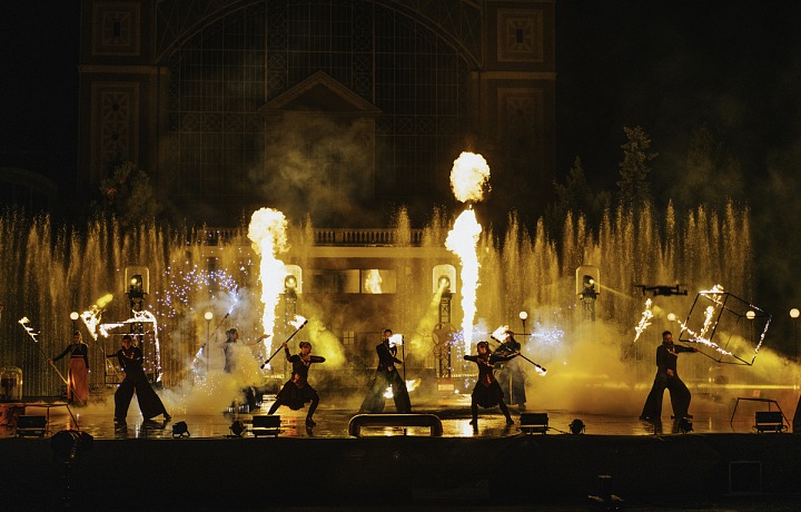 Křižíkova fontána ve světelné show. 