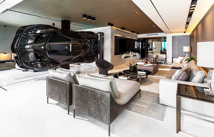 Pagani - the car which has Pablo Perez at home