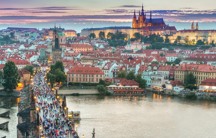 Počet turistů se zvyšuje.