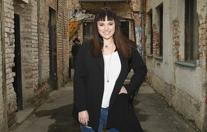 Ewa Farna released the single Měls mě vůbec rád at the age of 13