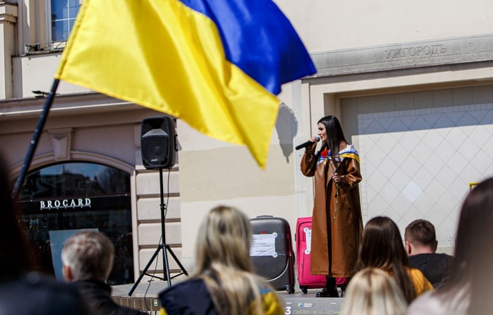 Anna Trincher at the demonstration in Uzhgorod