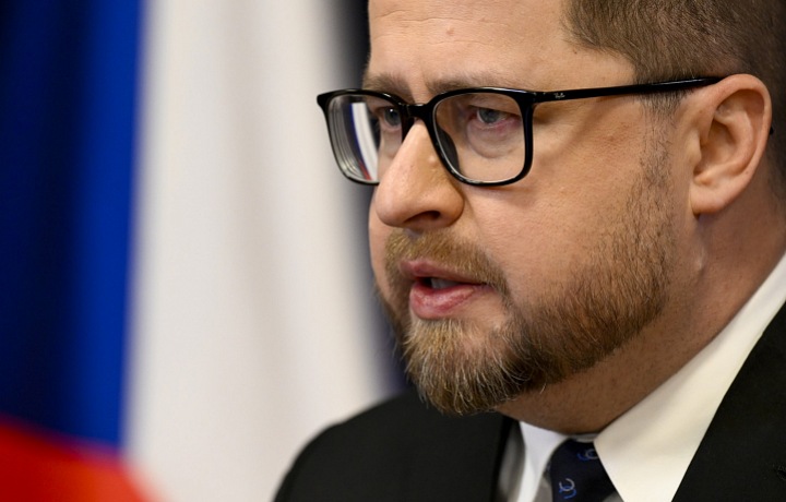 The governor remains cautious in his predictions