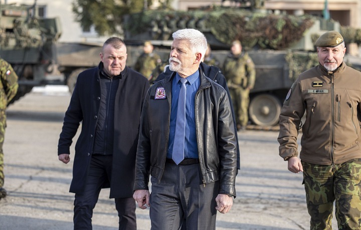 Petr Pavel during the visit to the military unit in Přáslavice.