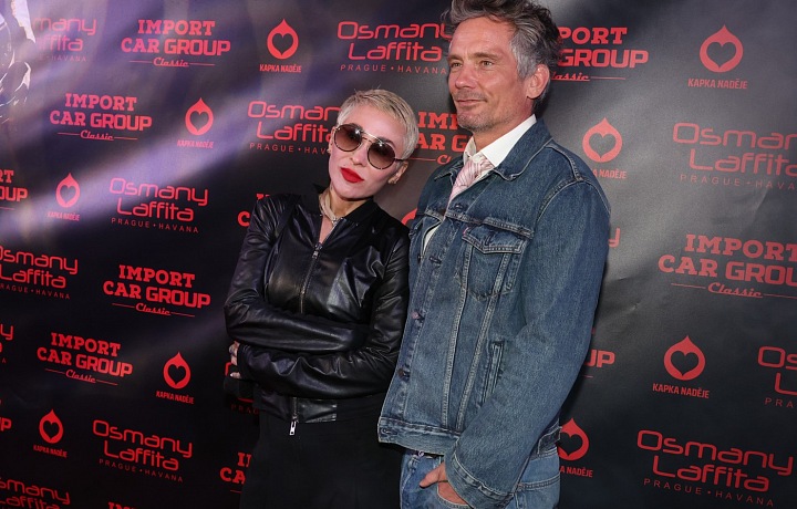 Kateřina Kaira Hrachovcová with her partner