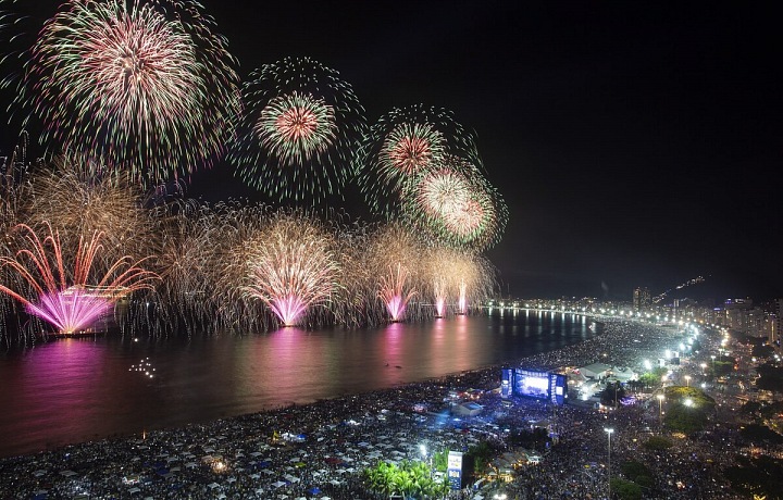 Oslavy v Rio de Janeiru na pláži