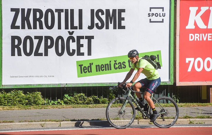 The indebtedness of the state is the most important issue among voters