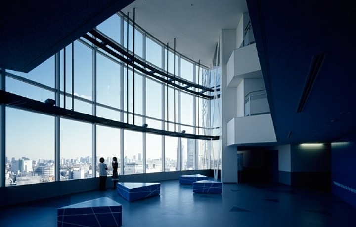 Interiér Mode Gakuen Cocoon Tower