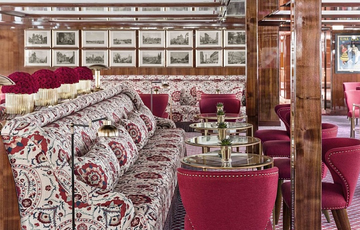 Lounge in a luxury boat